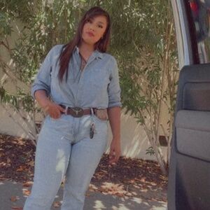 Meet your Posher, Ambar